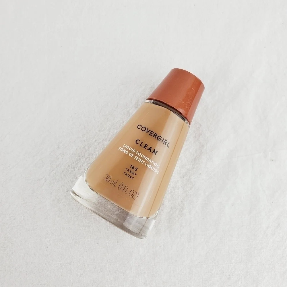 LAST ONE 🔥Covergirl clean foundation tawny 165